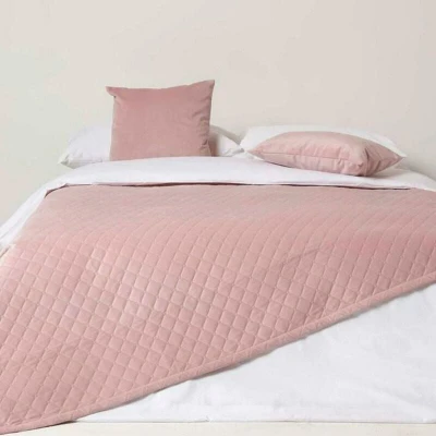 Image of HOMESCAPES Pink Velvet Throw 150 x 200 cm Super Soft Thick Quilted Blanket with Handwoven Diamond Pattern Bedspread Bed or Sofa