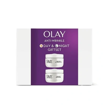 Image of Olay Skincare Gift Set: Anti Wrinkle SPF 15 Face Moisturiser + Night Cream with Niacinamide, Skin Care Christmas Gifts For Women, 50ml