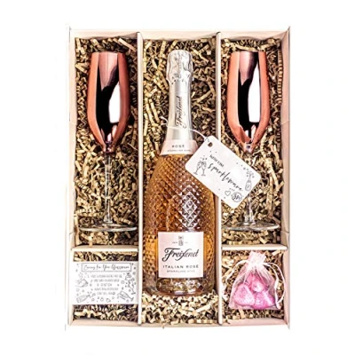 Image of Sparkling Rosé Wine 75cl Gift Set With 2 Metallic Pink Champagne Flutes, Chocolates And Box Birthday Gifts for Girls Personalised Message (Metallic Tops)