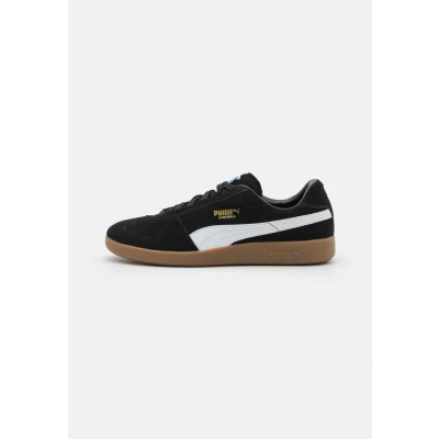Image of Puma Handball Unisex Trainers, Size: 9, Black/white Suede