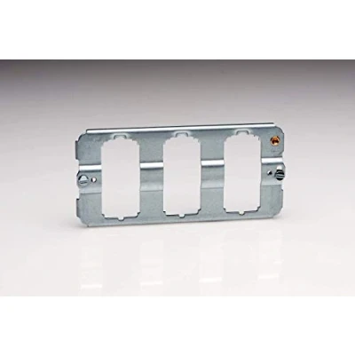 Image of Varilight Z3PGRID3 Grid Mounting Yoke 3 Gang,White,60x129x14mm