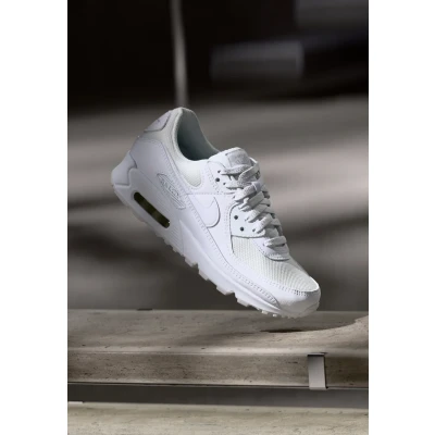 Image of Nike Sportswear AIR MAX 90 Trainers, Men&#039;s, Size: 7, White/pure platinum Leather and textile