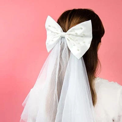 Image of Talking Tables &#039;Bride to Be&#039; White Pearl Wedding Veil for Hen Party Accessories, Engagement, Bridal Shower Elegant Hair Bow Women,40cm