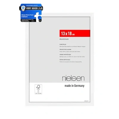 Image of nielsen Atlanta Photo Frame 5x7, 13x18cm Aluminium Picture Frame, White with Protective Acrylic Glazing and Push Turn Clips Matt