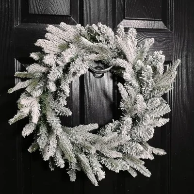 Image of 45cm Snow Flocked Wreath 84 Mixed PE/PVC Tips