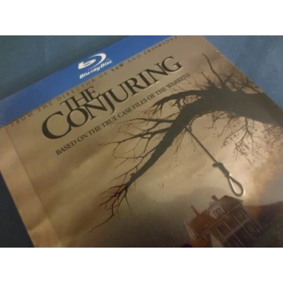 Image of The Conjuring [Blu ray Steelbook; UK Exclusive Limited Edition; Only 4000 Worldwide; Region Free] (2013)