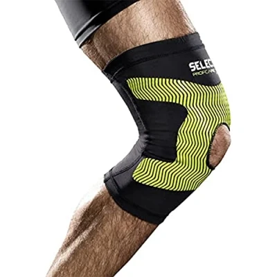 Image of Derbystar Unisex Adult Compression Knee Bandage Black, Medium