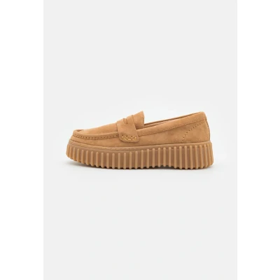 Image of Clarks Torhill Penny Slipons, Women&#039;s, Size: 6, Light tan Suede
