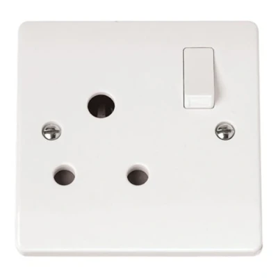 Image of 15 Amp Round Pin Plug Socket Click CMA034
