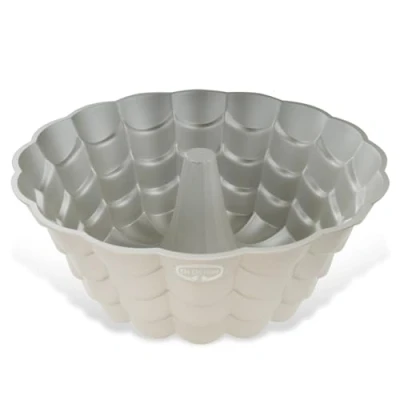 Image of Dr. Oetker Floral Round Cake Mould, Diameter 24cm, Fluted Tin, Non Stick, Festive Design, Baking Art for Impressive Creations, Colour: Cream/Metallic