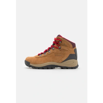 Image of Columbia Newton Ridge PLUS Waterproof Amped Hiking shoes, Women&#039;s, Size: 4, Elk/ mountain red Leather/synthetics