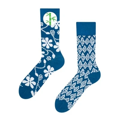 Image of Dedoles Unisex Socks for Women, Men &amp; Kids Cotton Funny Designs Football Bicycle Horses Plants Firefighter Gift Mismatched, Design: Art White Flowers on Blue, Colour: Size: 3 5 M / 2 4,5 W UK