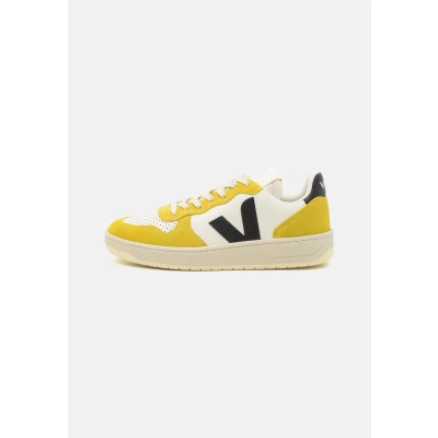 Image of Veja V10 Trainers, Men&#039;s, Size: 8, Pure black/liquor Leather and textile