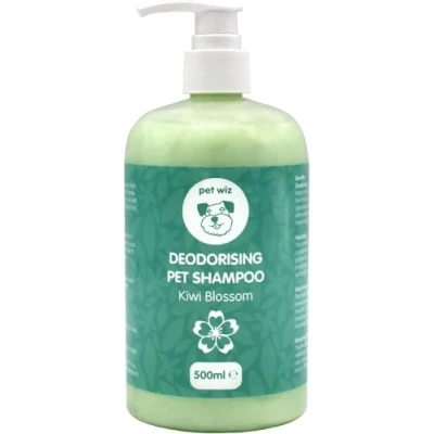 Image of Super Deodorising Pet Shampoo With Kiwi Blossom Cleanses, Nourishes, Deodorises and Protects Skin Baking Soda, Chamomile Extract Vitamin B5, 500ml