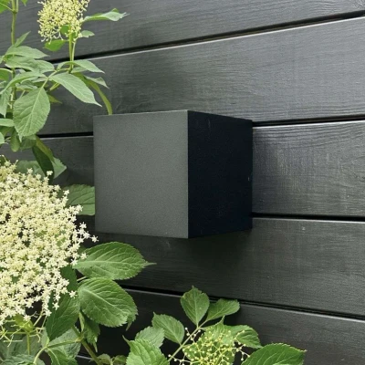 Image of Dyberg Larsen Venus LED wall lamp, black, width 15 cm