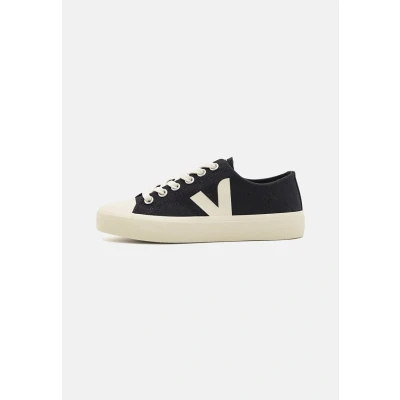 Image of Veja Womens Wata Ii Low Trainers Black Size UK 7