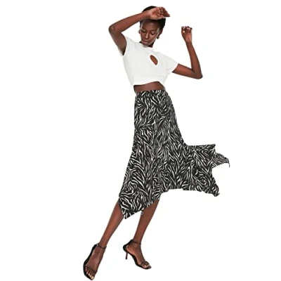 Image of Trendyol FeMan Midi Asymmetric Relaxed fit Knit Skirt Weiß