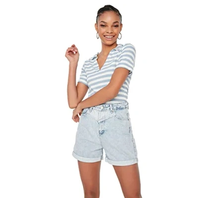 Image of Trendyol FeMan High Waist Straight Leg Mom Shorts Blue