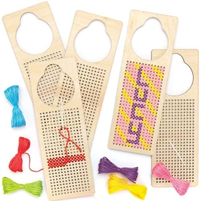 Image of Baker Ross AT810 Wooden Door Hanger Cross Stitch Kits Pack of 4, for Beginners and Kids Arts Crafts Projects,Blue,Green,Pink,Purple,Red