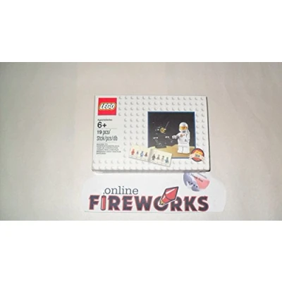Image of Lego minifigure retro set 2014 with astronaut &amp; robot minifigures 5002812