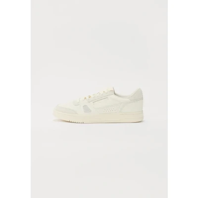 Image of Reebok Classic Court Unisex Trainers, Size: 9, Chalk/vintage chalk/moon shoes