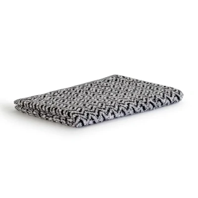Image of Möve Brooklyn Herringbone Guest Towel 50 x 30 cm 85% Cotton / 10% Viscose 5% Linen Natural/Black