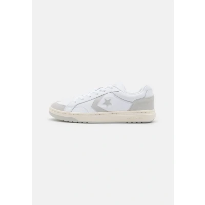 Image of Converse PRO Blaze Classic Unisex Trainers, Size: 7.5, White/fossilized/egret Leather/synthetics