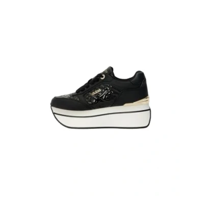 Image of Guess CAMRIO9 women&#039;s Shoes (Trainers) in Black