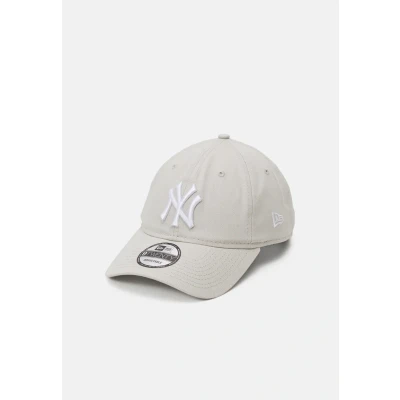 Image of New Era York Yankees MLB League Essential Stone 9Twenty Casual Classics Cap One Size