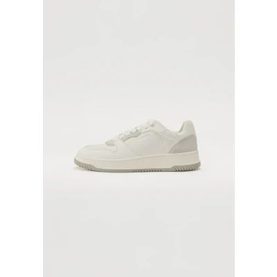 Image of Women&#039;s Sneakers T2700 Tennis Low