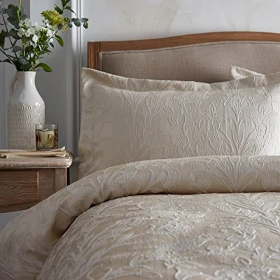 Image of Appletree Heritage Elysia Jacquard 1x Single Oxford Edge Pillowcase 50 x 75cm in Champagne.