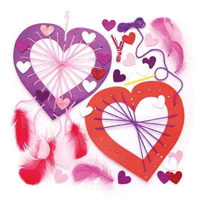 Image of Baker Ross AR996 Heart Dreamcatcher Kits (Pack of 4) For Kids to Make, Display or Gift Mothers Day/Valentines Day