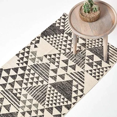 Image of HOMESCAPES Geometric Printed Hallway Runner &#039;Delphi&#039; Black &amp; White 100% Cotton Rug Contemporary Rug, 66 x 200 cm