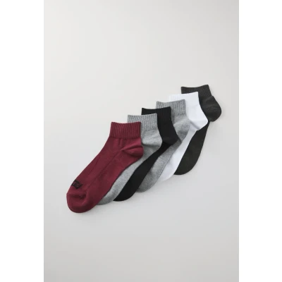 Image of Levi&#039;s Mid Cut Batwing Logo Quarter, Colour Combo, 39 42 (Pack of 6)