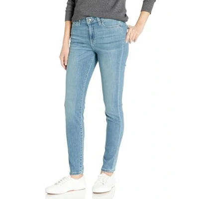 Image of Amazon Essentials Women&#039;s Mid Rise Skinny Jean, Light Blue Bleach, 14 Short