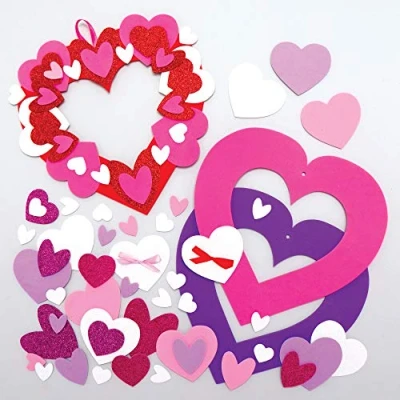 Image of Baker Ross AX733 Heart Wreath Kits Pack of 3, Creative Valentine&#039;s Day Art and Craft Supplies for Kids to Make Decorate