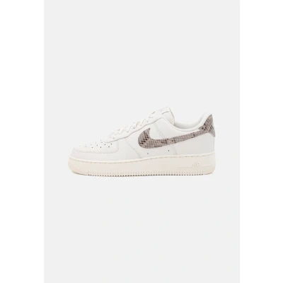 Image of Nike Air Force 1 &#039;07 trainers in white and snake print