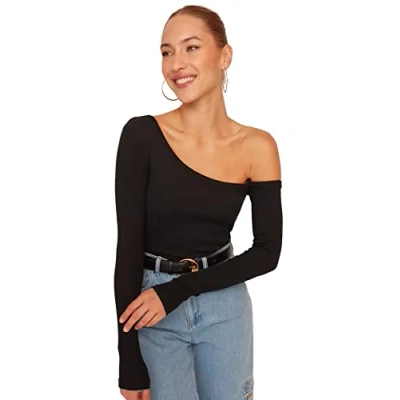 Image of Trendyol Women Slim fit Basic Asymmetrical Collar Knitted Blouse Schwarz