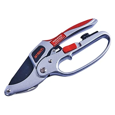 Image of Amtech U0485 4 in 1 Deluxe Ratchet Pruner, Secateurs Includes Oil Sponge, Knife Blade &amp; Sharpener