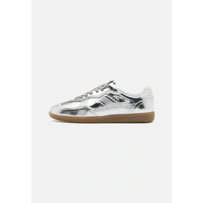 Image of Alohas Unisex Trainers, Size: 8 8.5, Shimmer silver/cream Leather