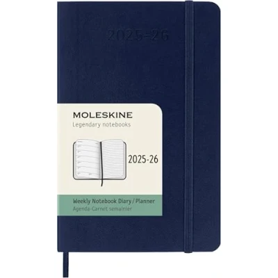 Image of Moleskine 18 Monate Wochen Notizkalender 2025/2026, Pocket/A6, 1 Wo = Seite, rechts linierte Weicher Einband, Saphir
