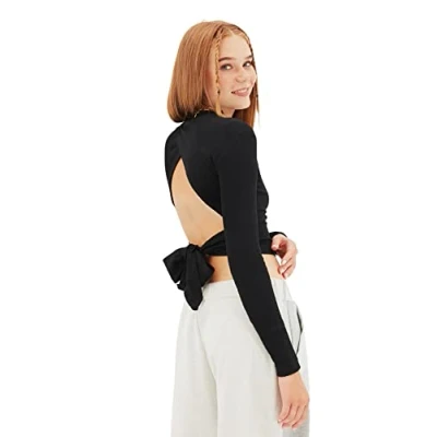 Image of Trendyol FeMan Slim fit Basic Crew Neck Knit Blouse Black