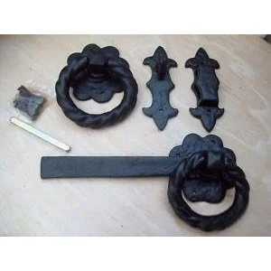 Image of Ironmongery World 10&quot; Black Antique Heavy Cast Iron Ring Gate Door Latch