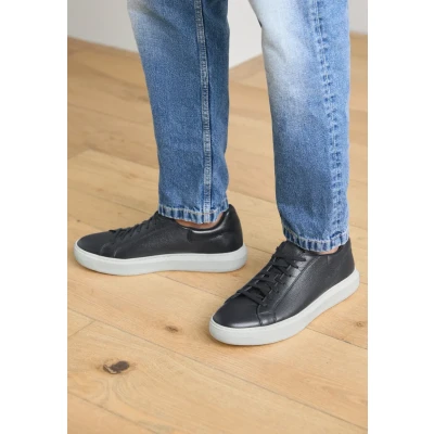 Image of Geox Men&#039;s U Deiven D Sneaker, Navy, 6 UK