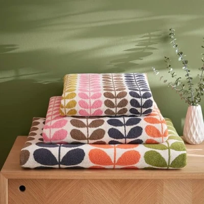 Image of Orla Kiely Bathroom Towels in Multi Stem AuburnSize: Bath Towel, 70x125cm