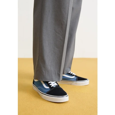 Image of Vans OLD Skool Unisex Trainers, Size: 9, Navy Leather and textile