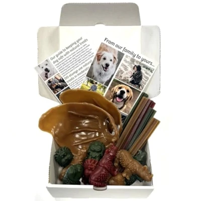 Image of Mini Treat Box: THE Veggie BOX (approx. 400g of our Vegetarian Dog Treats, including Pigs&#039; Ears, Star Sticks and Jungle Animals)