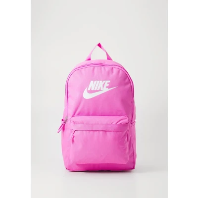 Image of Nike Sportswear Heritage Unisex Rucksack, Size: One Size, Playful pink/summit white