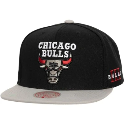 Image of Mitchell &amp; Ness Snapback Cap CORE III Chicago Bulls One Size Black