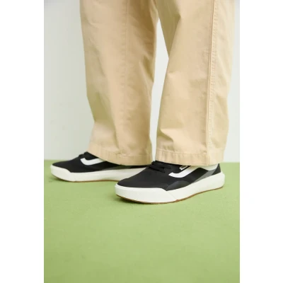 Image of Vans MTE Ultrarange 2.0 RW Unisex Trainers, Size: 4, Black shoes